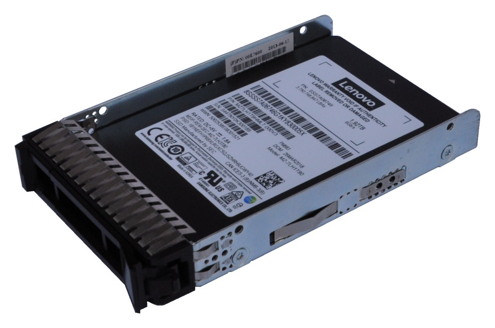 Lenovo 4XB7A10199 disque SSD 2.5" 3840 Go Série ATA III V-NAND Lenovo 4XB7A10199 disque SSD 2.5" 3840 Go Série ATA III V-NAND