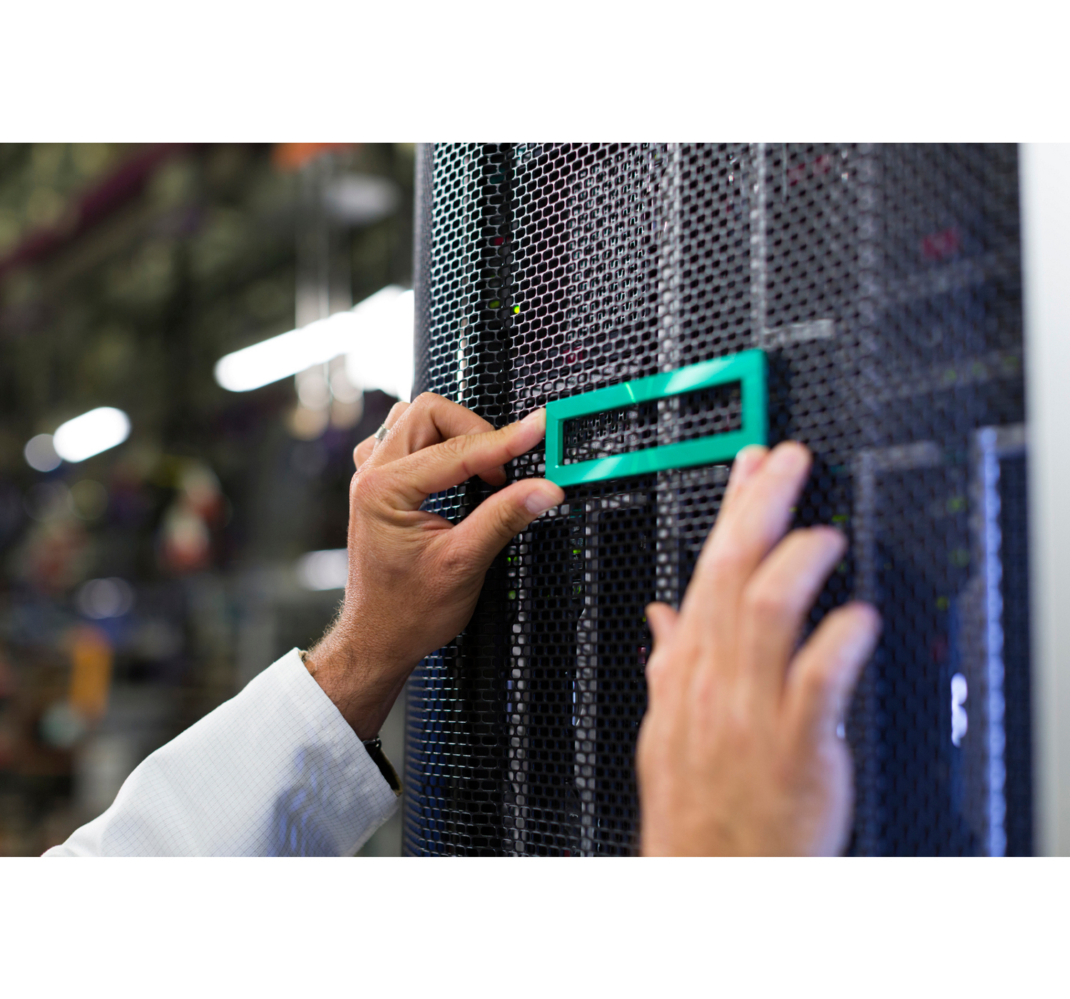 HPE Q2P93A Boîtier de disques de stockage 3.5" HPE Q2P93A Boîtier de disques de stockage 3.5"