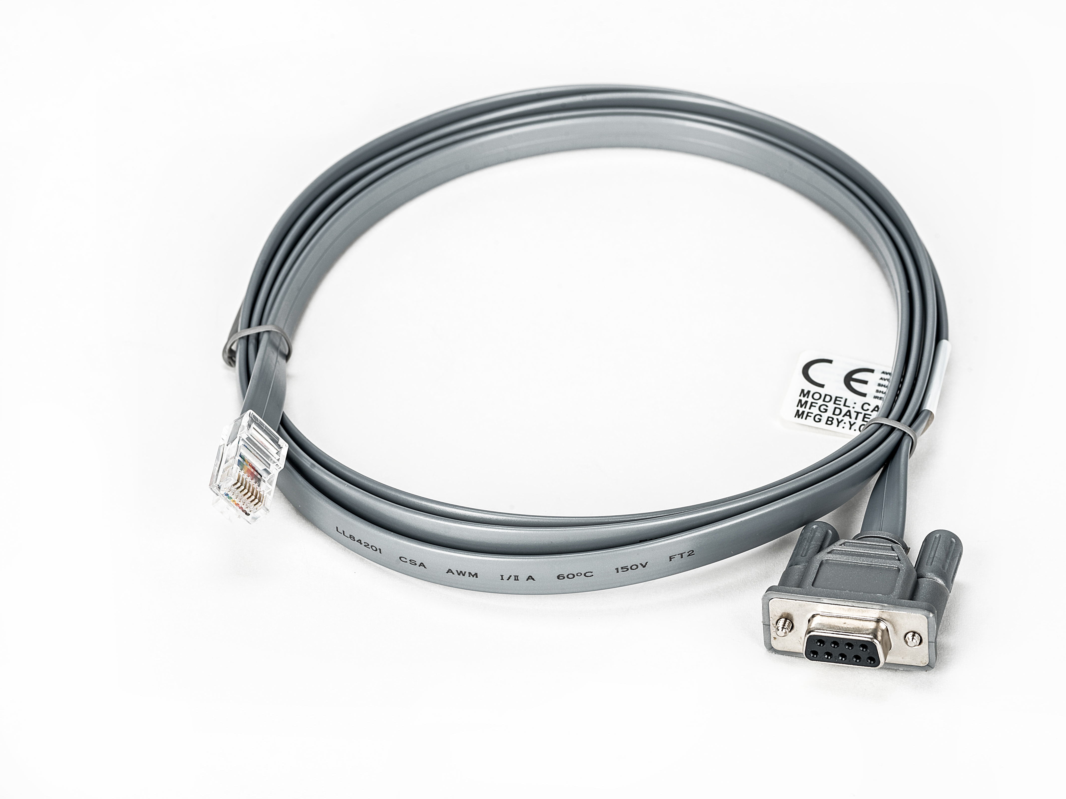 Vertiv Avocent 1 x RJ-45 Mâle - 1 x DB-9 Femelle