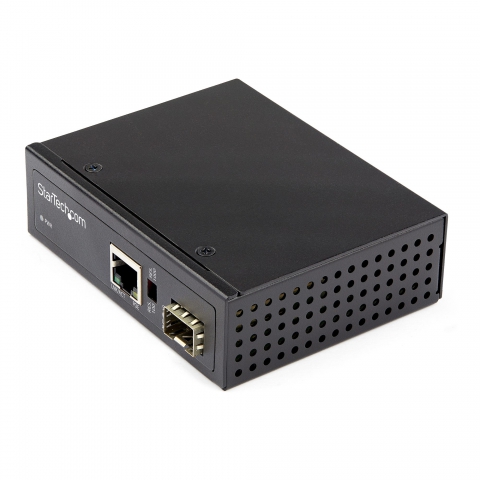 StarTech.com PoE+ Industrial Fiber to Ethernet Media Converter 60W
