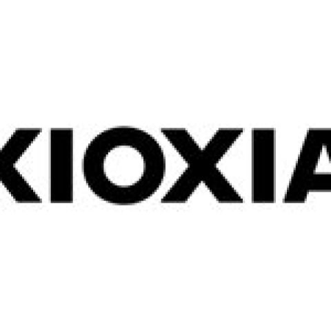 Kioxia CD8-R 2.5" 15360 Go PCI Express 4.0 BiCS FLASH TLC NVMe