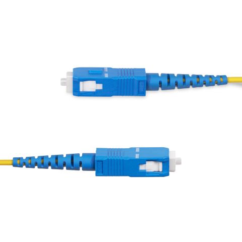 StarTech.com Câble Fibre Optique de 30m Duplex Monomode SC à SC (UPC) OS2, 9/125µm, 40G/100G, Cordon Fibre Optique, Insensible à la Courbure, Faible Perte d'Insertion, Cordon Patch Fibre LSZH